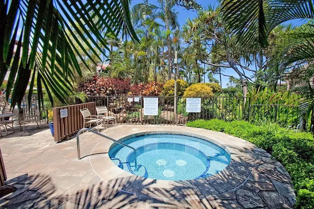 Experience Kamaole Sands 4-409 - Ocean Views, Spacious, Renovated, Wi-fi, AC!
