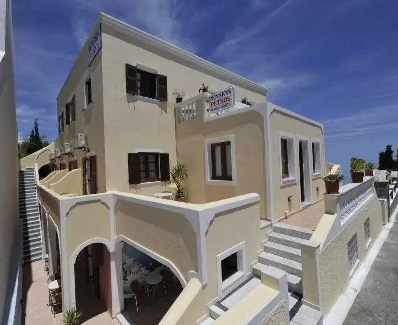 Petros Villa