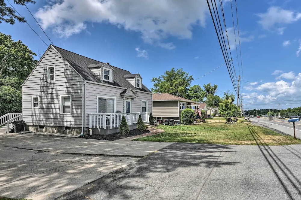 Orchard Park Home < 2 Mi to Highmark Stadium!