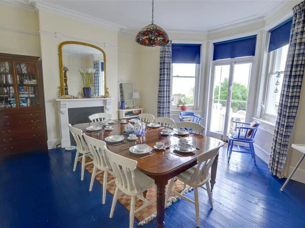 Vintage Holiday Home in Hythe With Garden