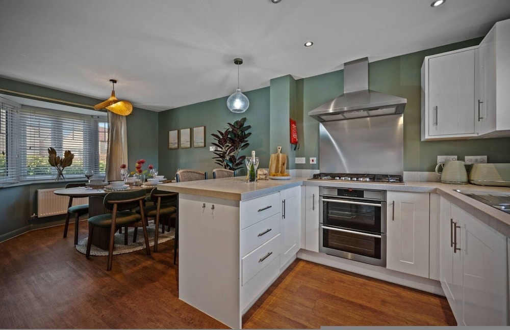 The Seven Residence - Hot tub, 5 min to Bicester Village, Pet friendly