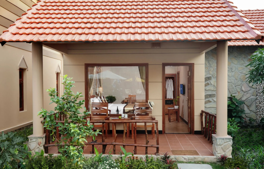 Golden Topaz Phu Quoc Resort
