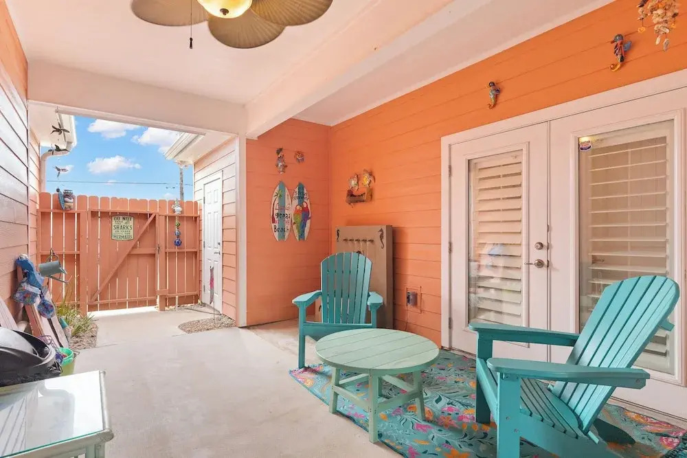 Mango Bungalow Sleeps 8 2 Community Pools