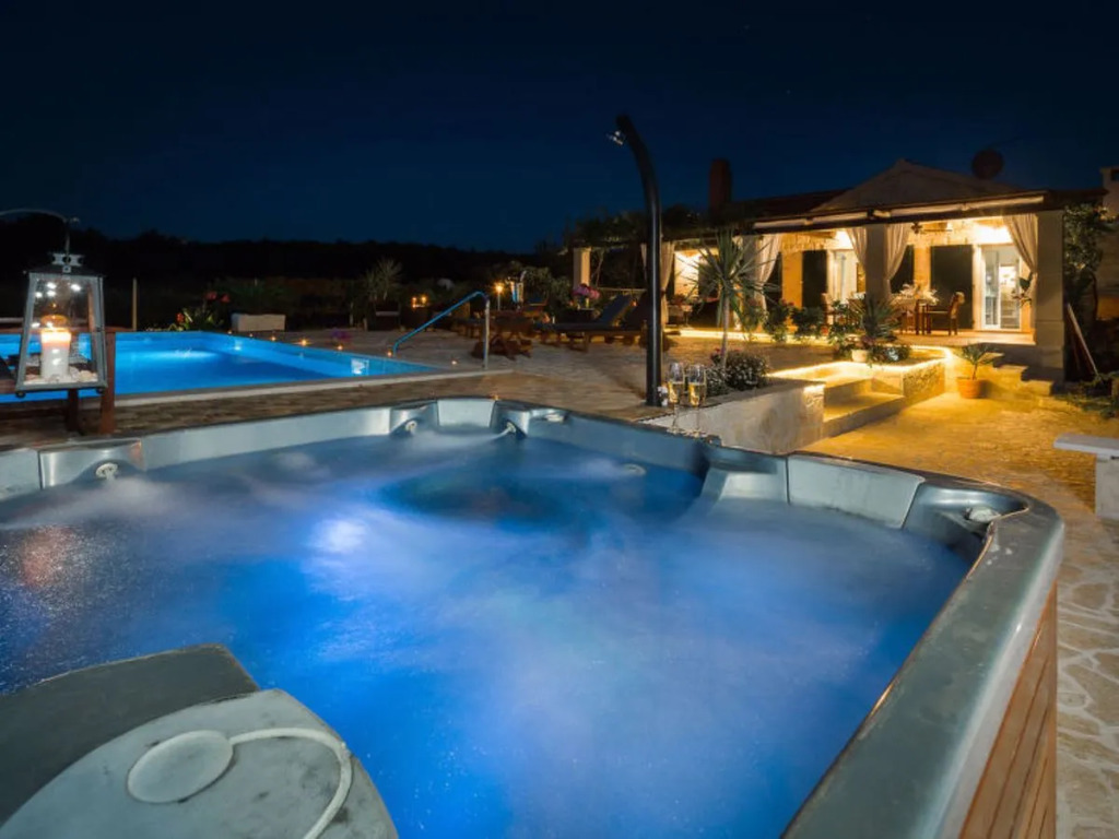 Holiday Home Villa Mutnik by Interhome