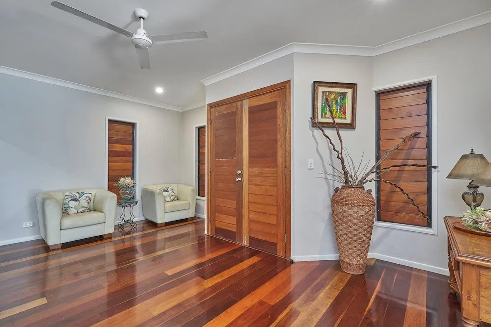 Beachcomber Holiday House