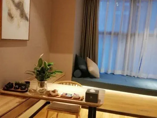 Kuanrong Suites Hotel Liangjiang love sea shopping park