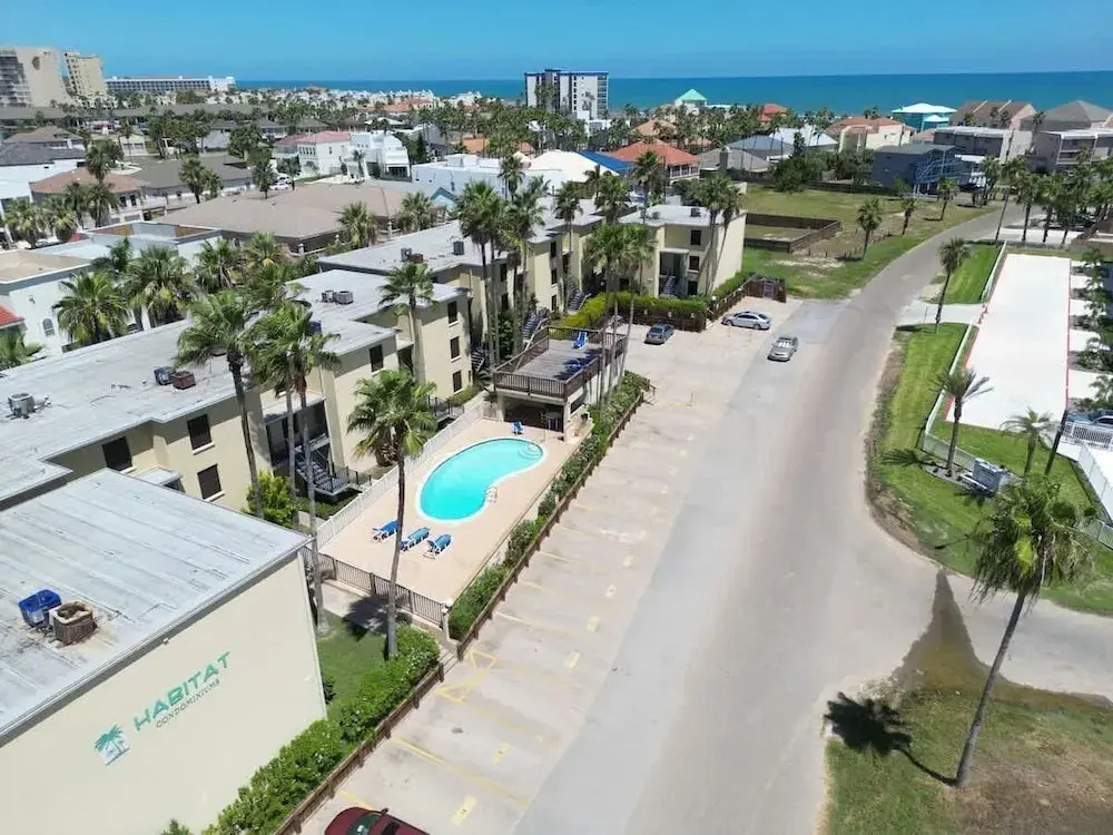 2 Levels Pool Near Beach 2 Patios 2 Bedroom Apts