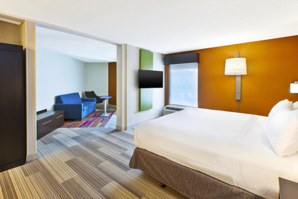 Holiday Inn Express & Suites Chicago-Midway Airport by IHG