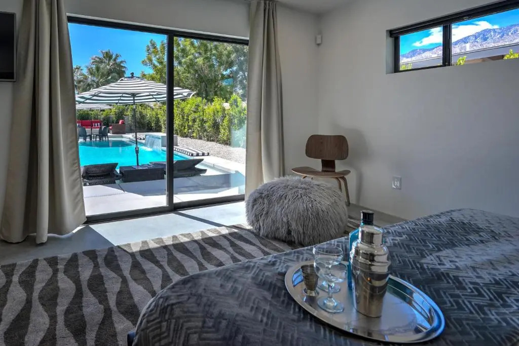 Best in Palm Springs • Featured in Dwell • 5 Bedrooms & All En Suite Baths