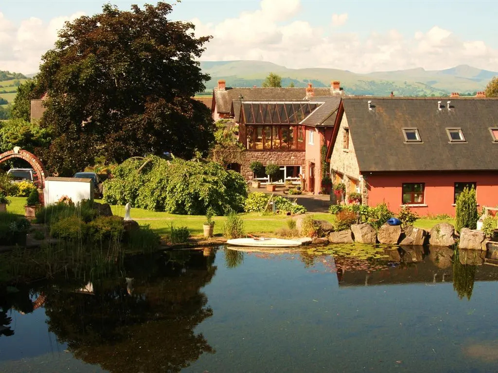Pen-Y-Bryn House