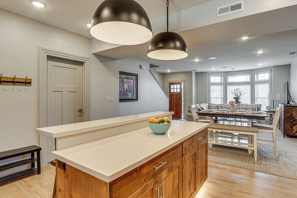 Hike, Golf & Unwind! Mtn-view Cedar City Townhome