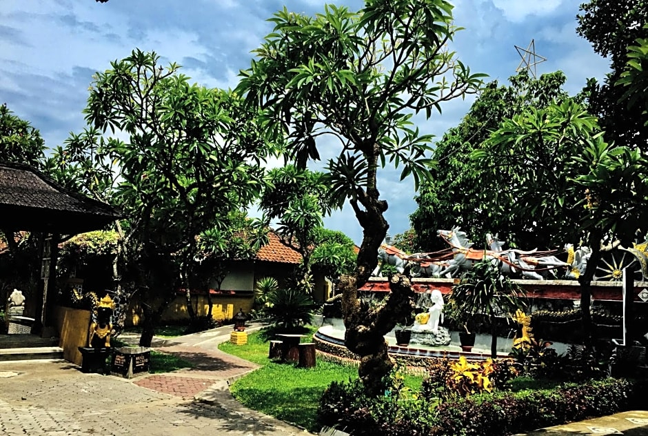 Bali Taman Beach Resort & Spa Lovina