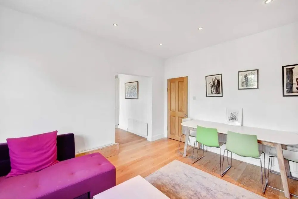 Elegant 2 Bed Apt in Kensington Olympia