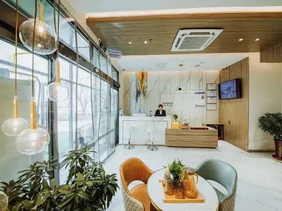 Yi Hu Hua Yuan Hotel