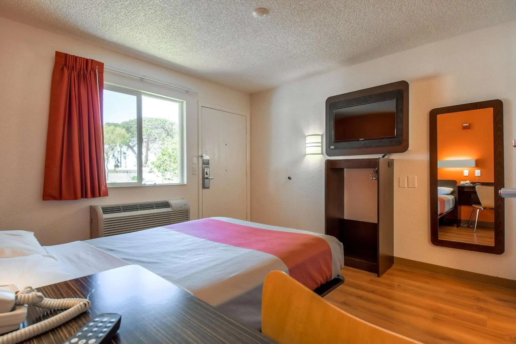 Motel 6-San Diego, CA - North