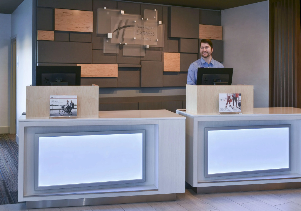Holiday Inn Express & Suites Madisonville by IHG