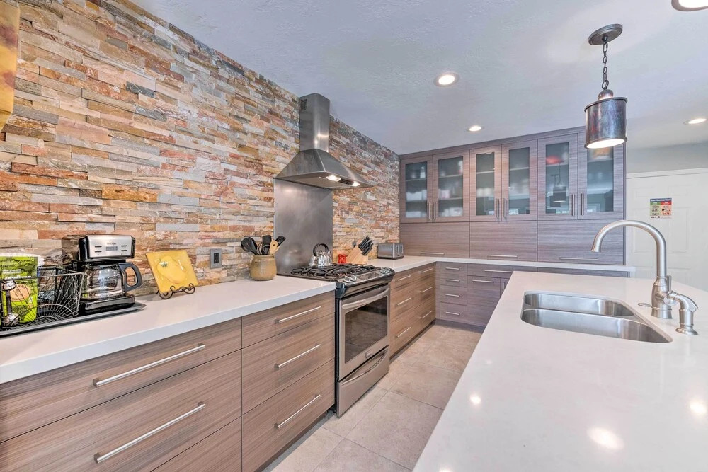 Wasatch R & R Townhome w/ Grill ~ 11 Mi to Alta!