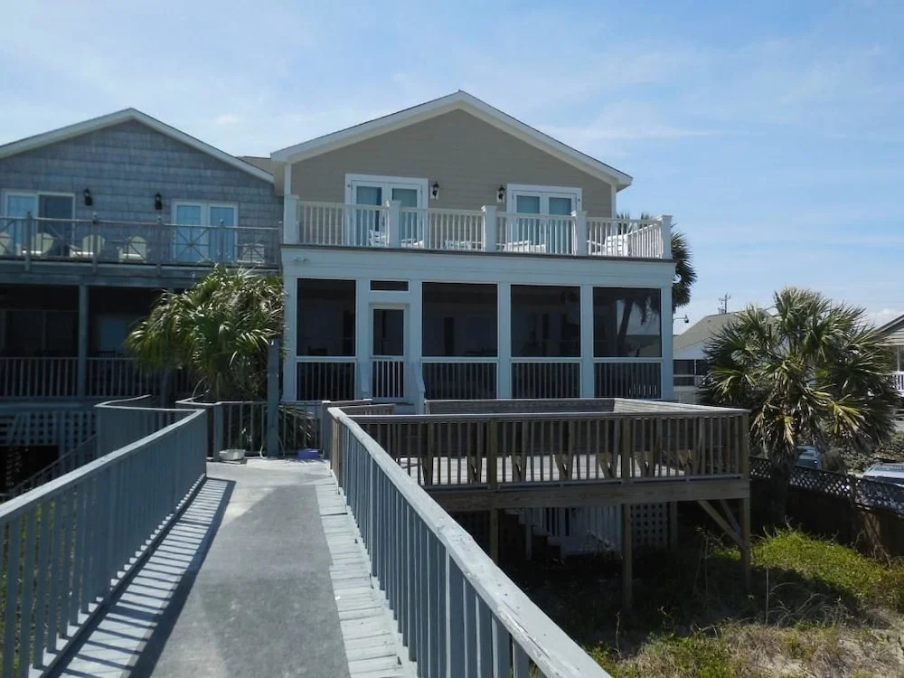 Fins to the Right - 6 Br Home