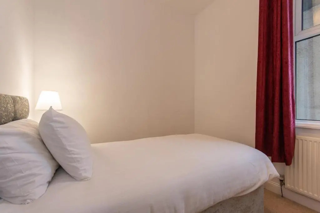 Glebe Street Apartment