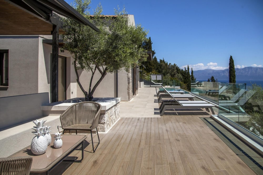 Villa Pasithea Smirties Villas