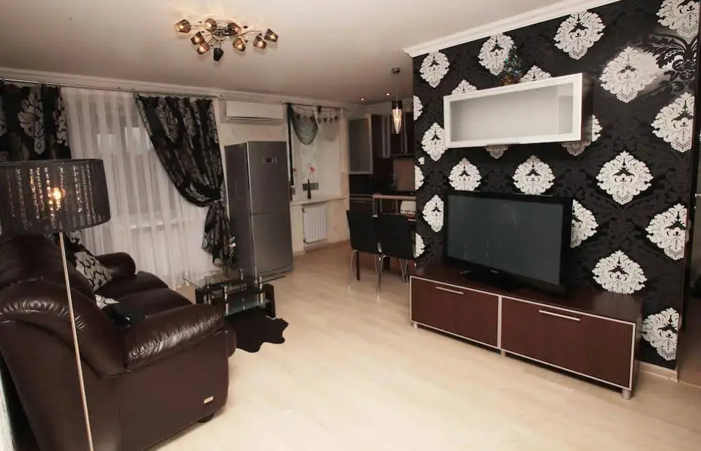Apartment on Nauki Avenue 102