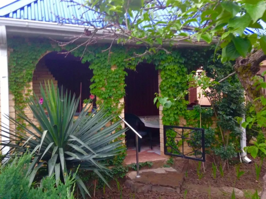 Guest house on Chernomorskaya 15