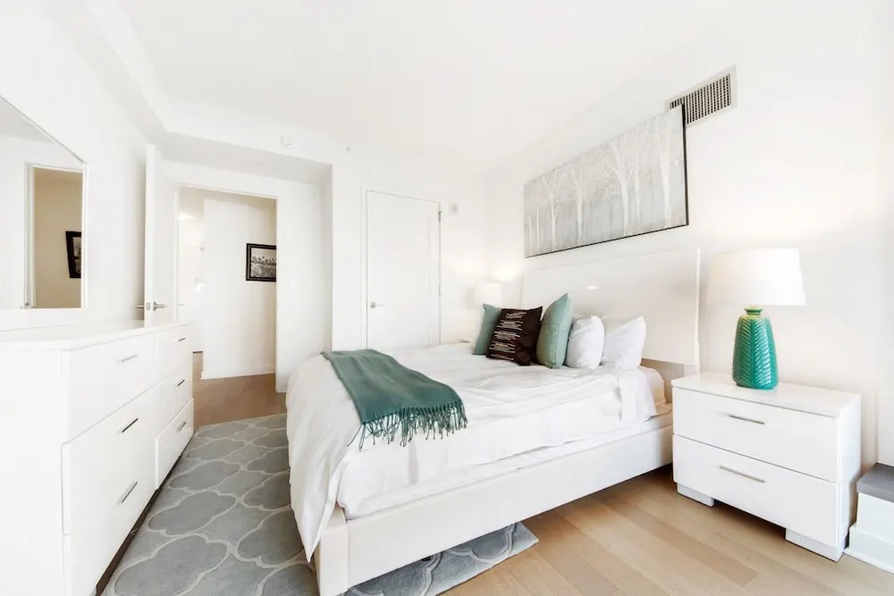Global Luxury Suites at The Wharf