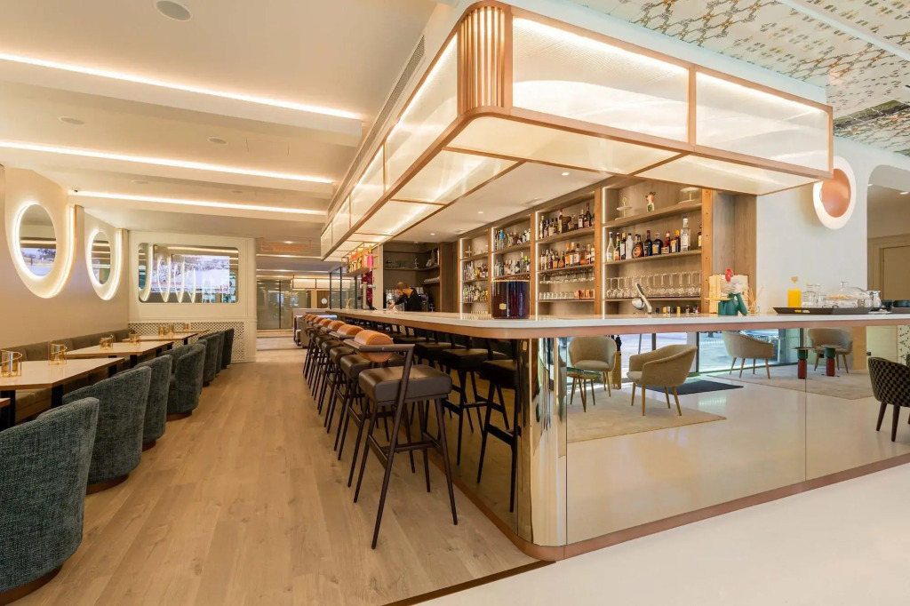 LUSTER Hotel