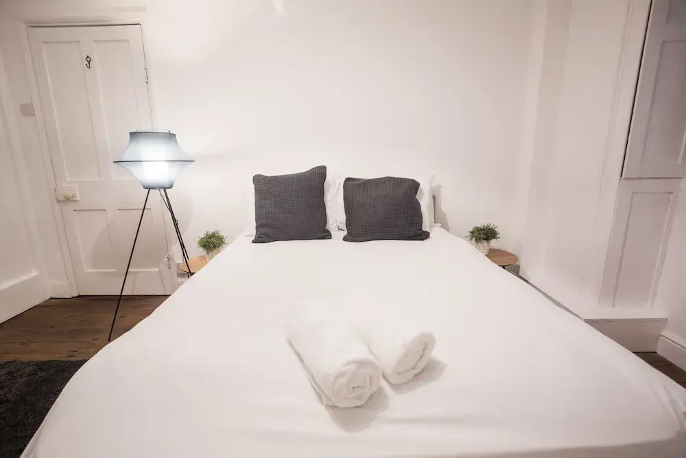 Short Stay Bristol - Pembroke Apartment
