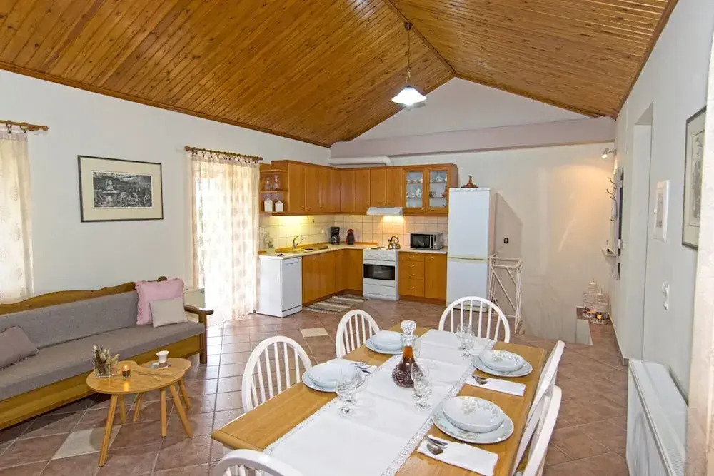 Aoria Traditional House With Stuning Mountain View