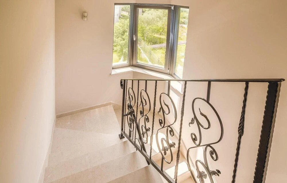 Amazing Home in Pjescana Uvala With Wifi and 2 Bedrooms