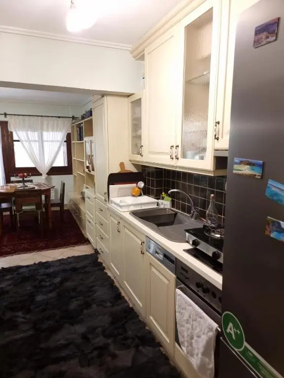 Ari's apartment