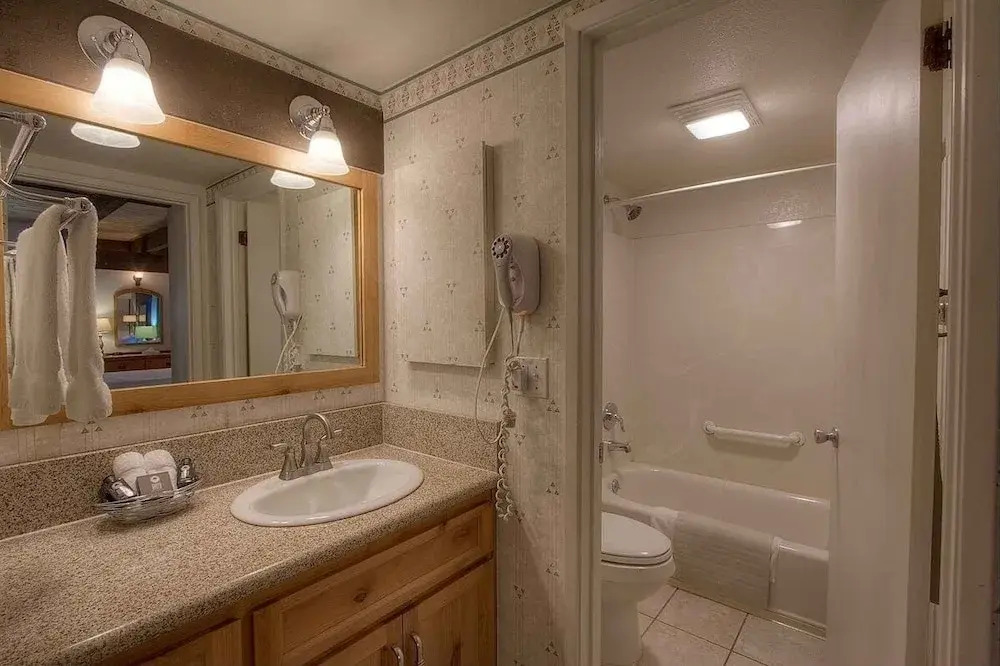 Bear Lake Hideaway 3 Bedroom Condo by RedAwning