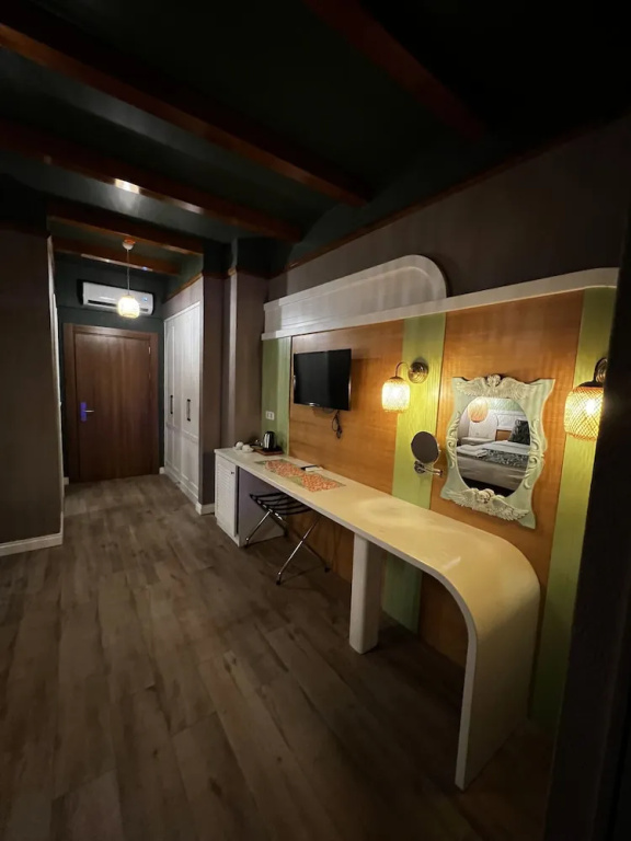 Dolphin Park Hotel