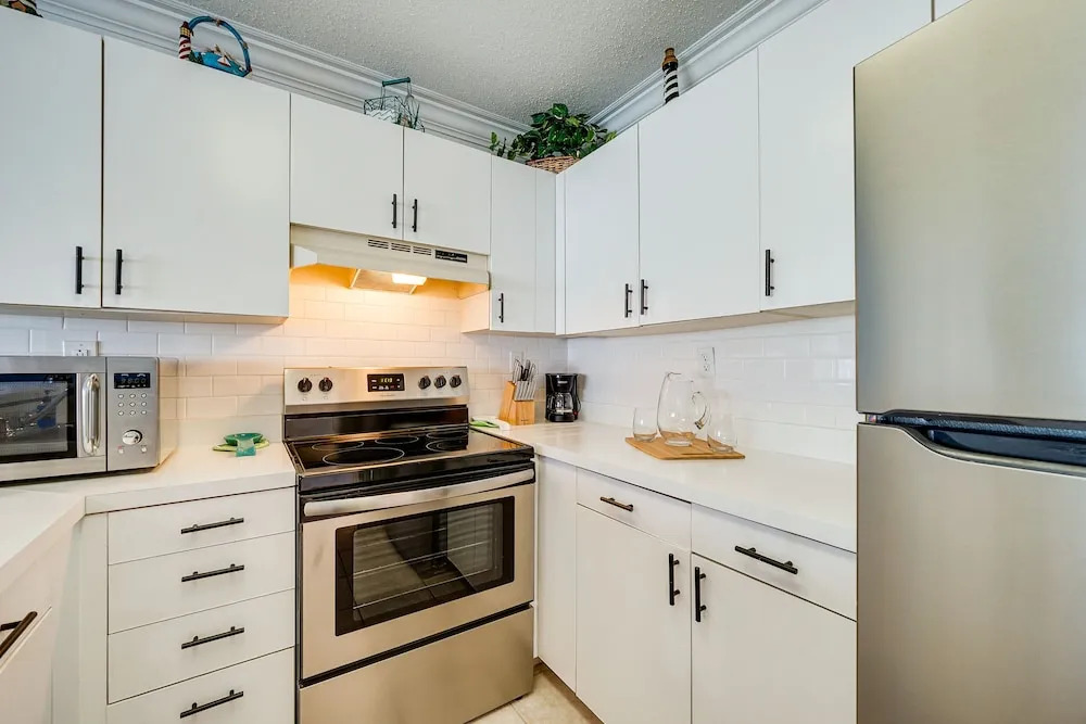 Sunrise Oceanview Escape & Pool in N Topsail Beach