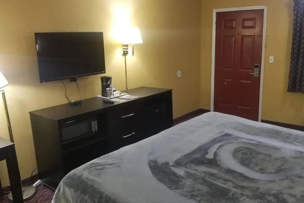 OSU 2 Queens WI-FI Hotel 208 Booking