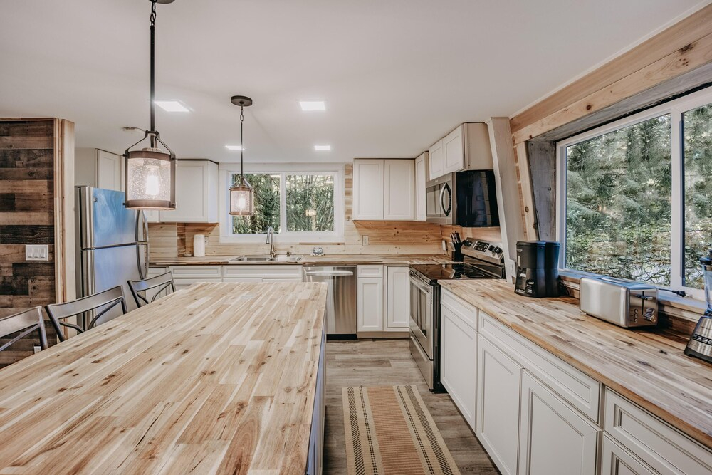 78mbr - Wood Stove - Wifi - Pets Ok - BBQ - Sleeps 6