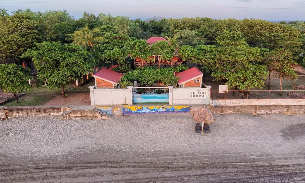 Romantic Beachfront Casita w Pool - AC - Sleeps 4