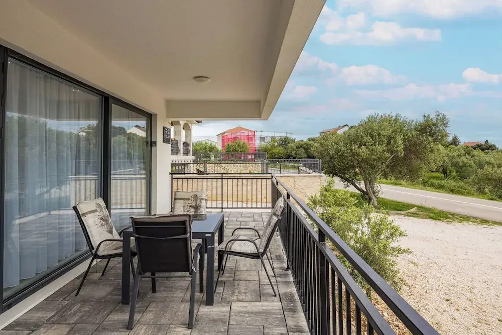 Modern Apartment, 300m From the Beach