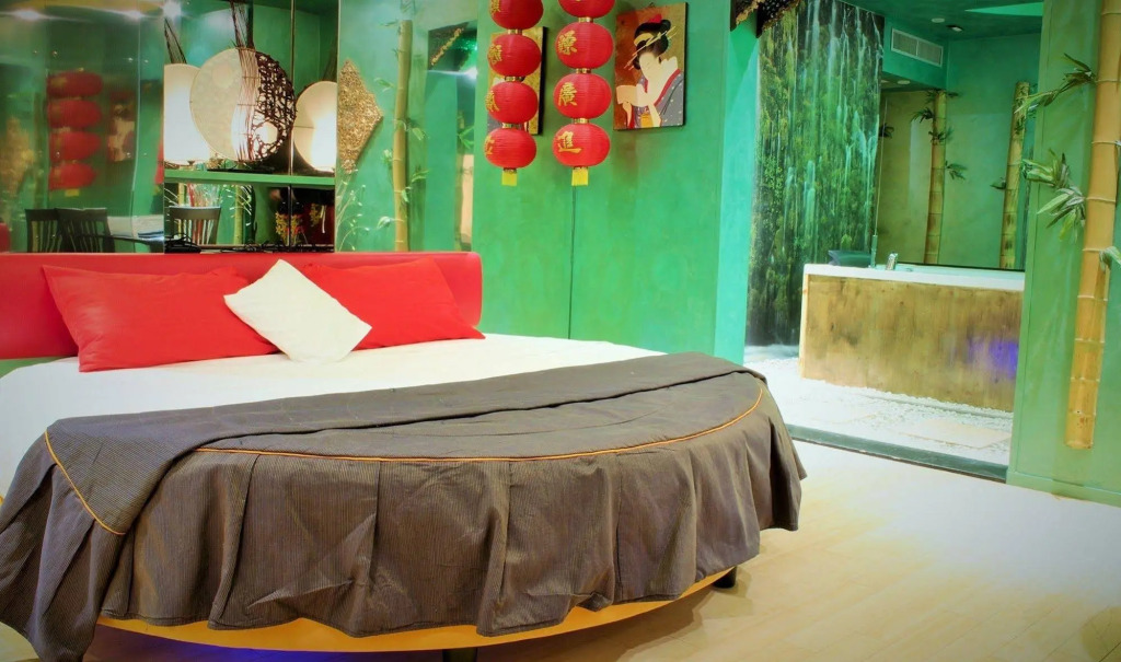Silk Motel
