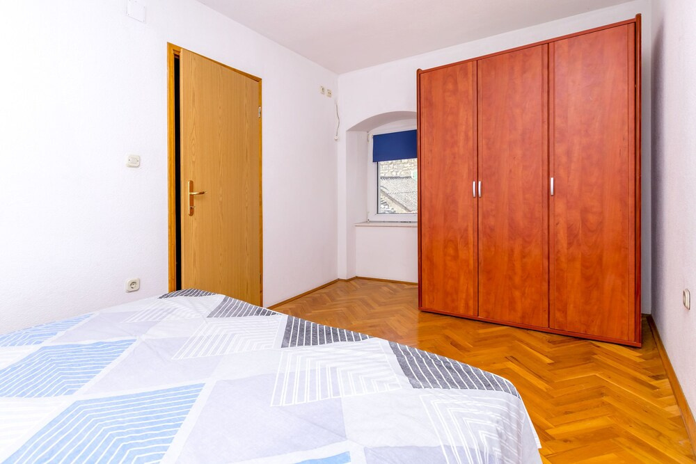 House Ante