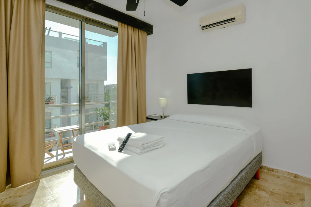 Las Perlas Condo