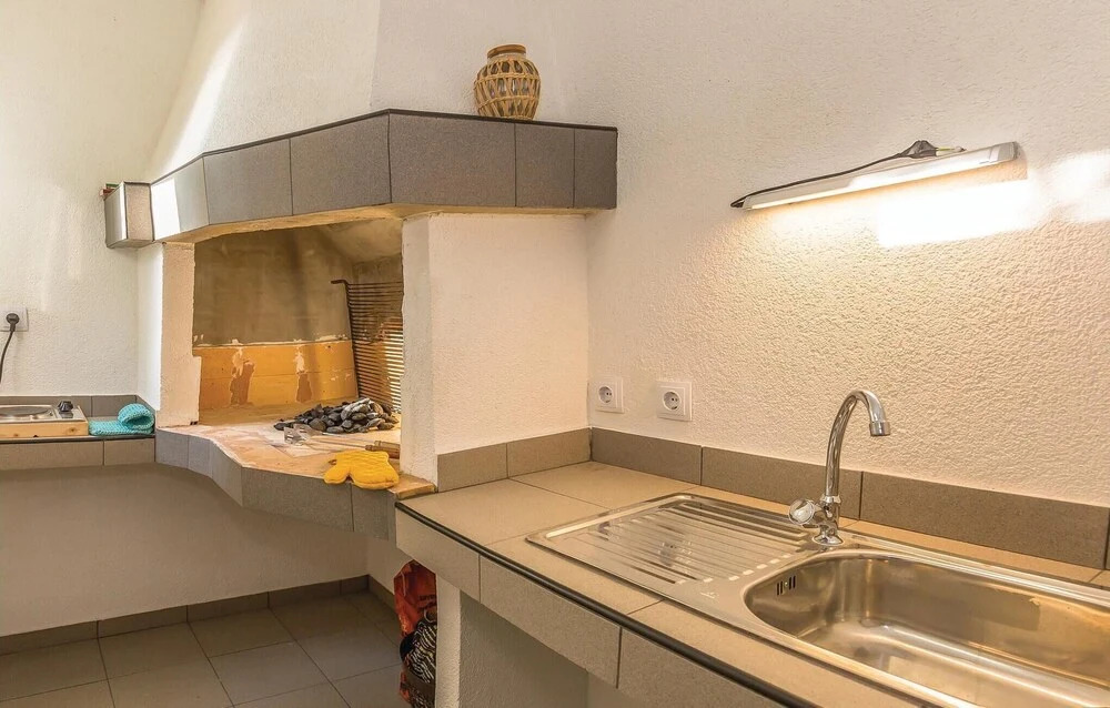 Stunning Home in Podgora w/ Wifi and 1 Bedrooms