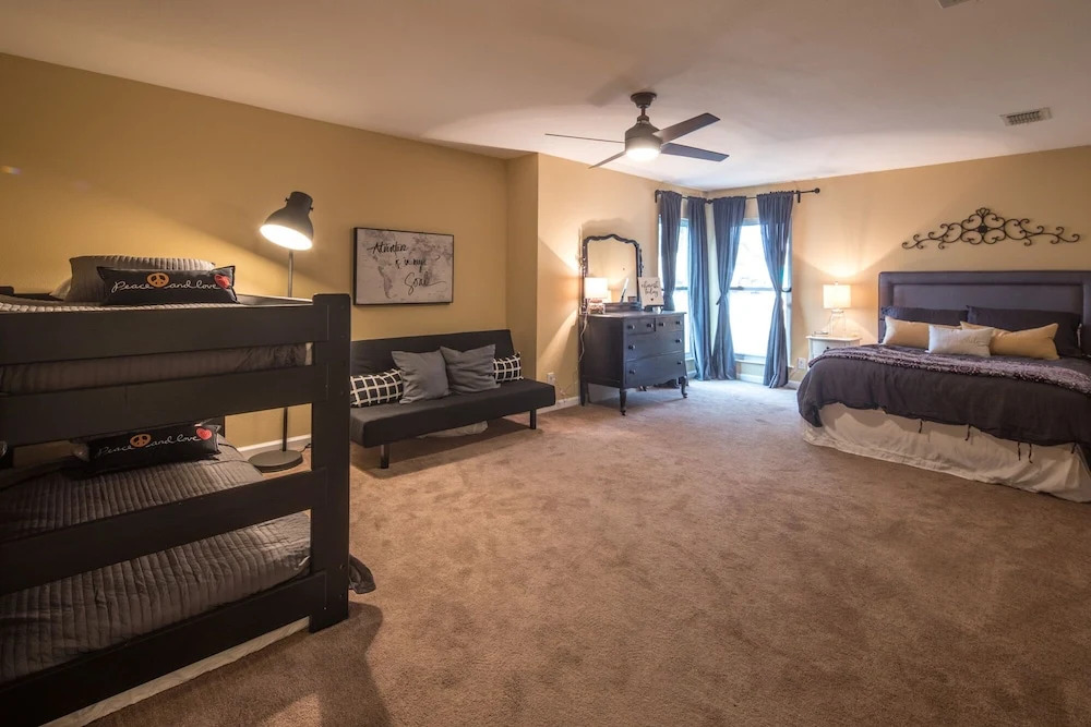Honey Haus on the Horseshoe 3 Bedrooms 2 Bathrooms Home