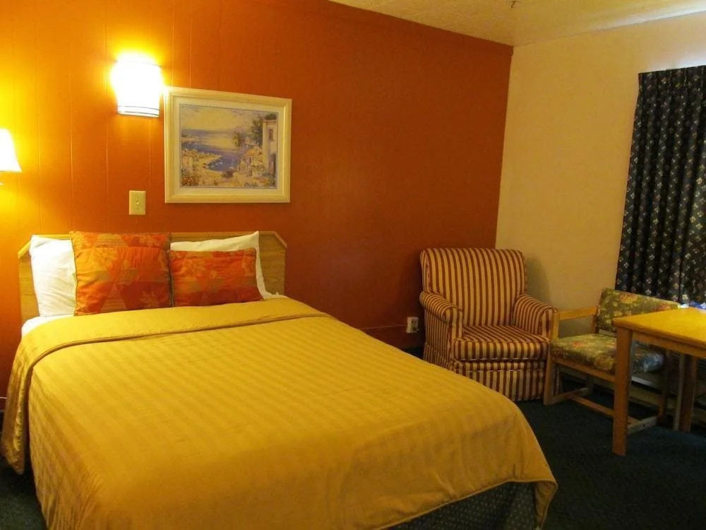 Town Chalet Motel