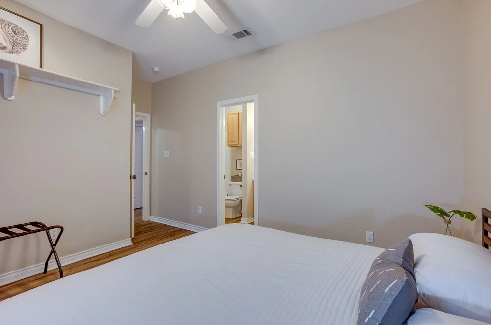 College Station Retreat Near Texas A & M!