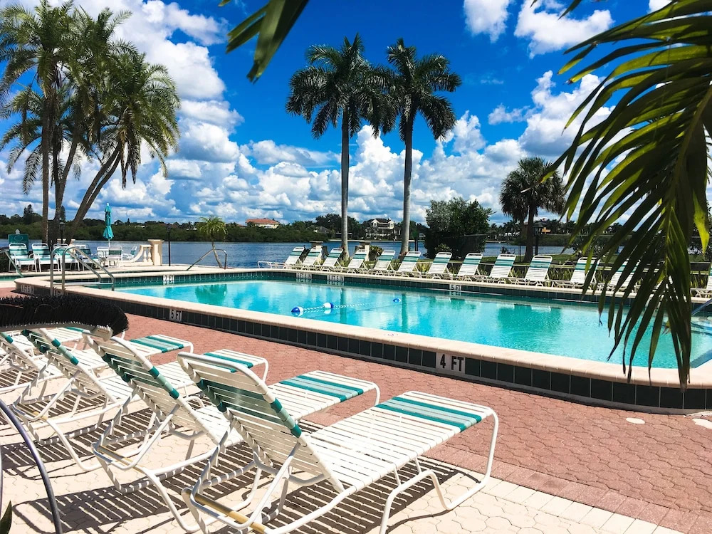 5960 Midnight Pass Road Condo Unit #311 2 Bedrooms 2 Bathrooms Condo