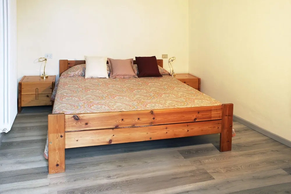 Silverlake Apartment