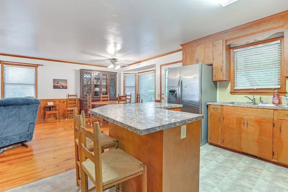 Half Mile to Beach: Murrells Inlet Home w/ Deck!