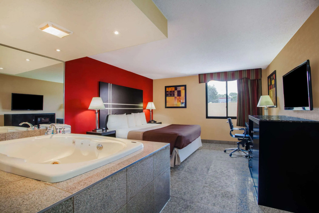 Howard Johnson by Wyndham North Plainfield